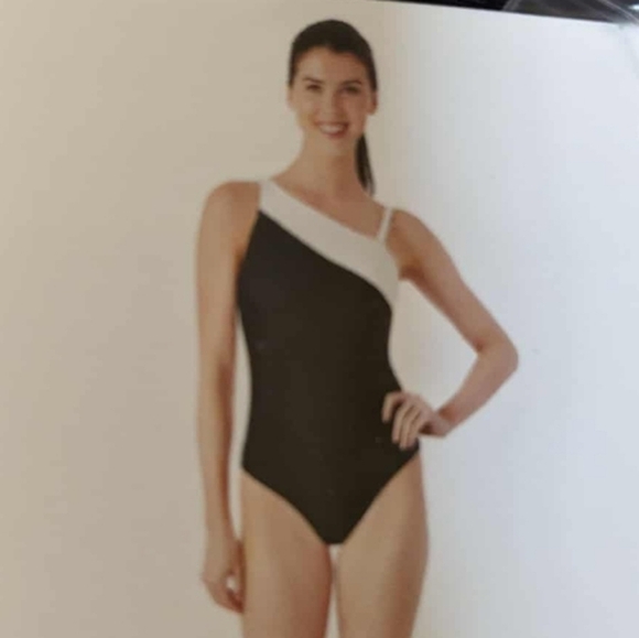 Other - Nwt Black and White One-Shoulder Swimsuit
